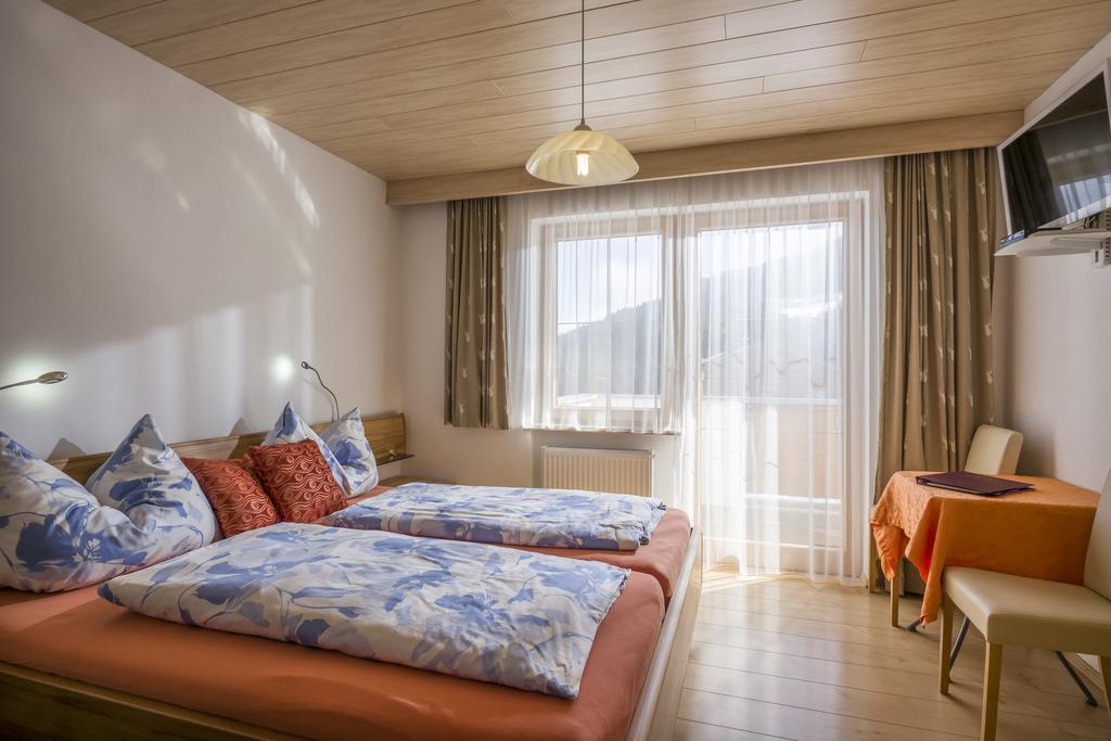 Haus Enzian Hotel Thiersee Exterior photo