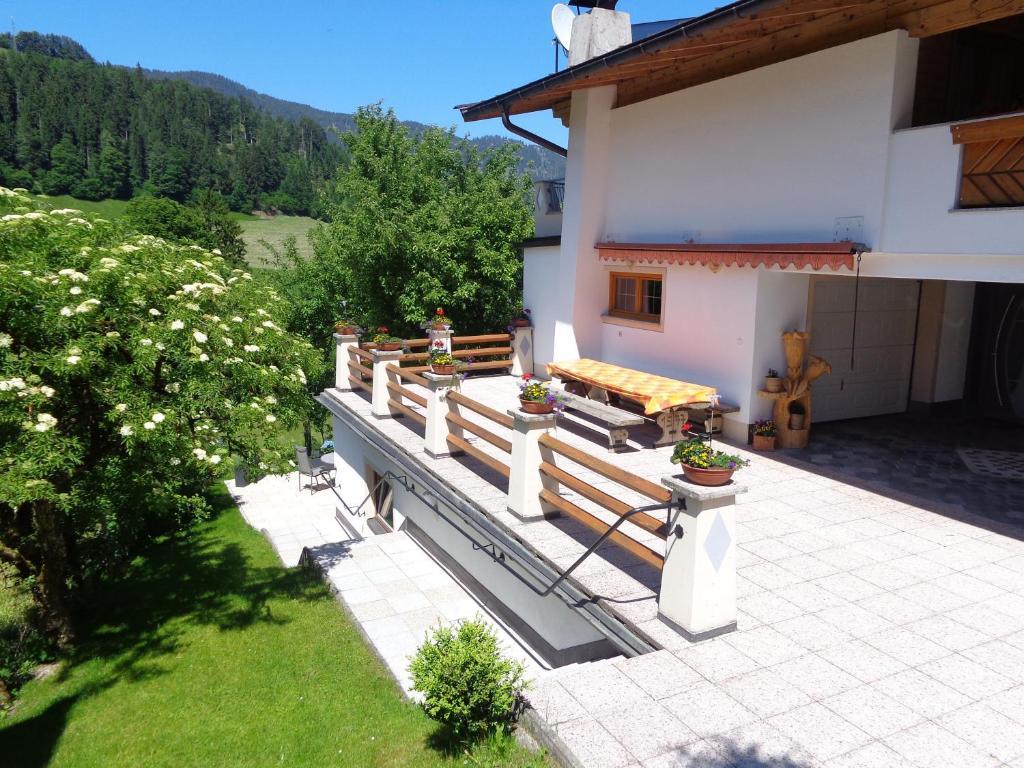 Haus Enzian Hotel Thiersee Exterior photo
